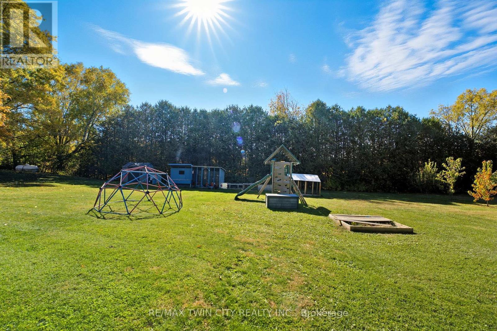 1822 Spragues Road, North Dumfries, Ontario  N1R 5S5 - Photo 31 - X12469236