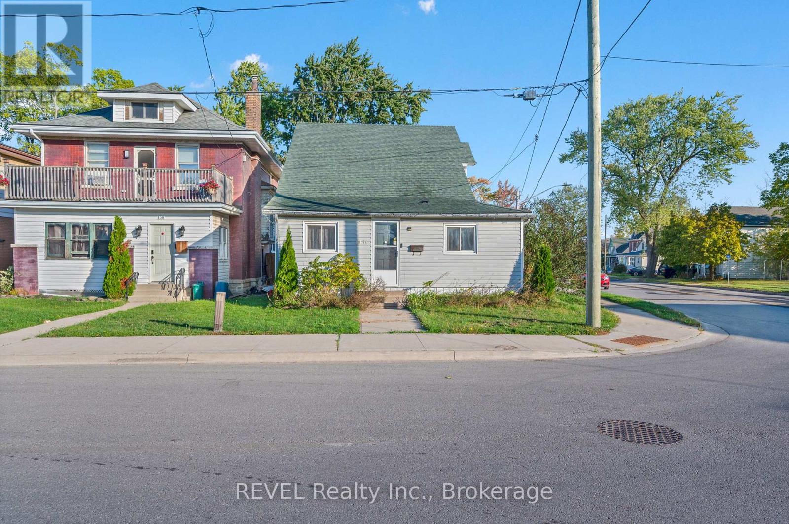 140 Dorothy Street, Welland, Ontario  L3B 3V9 - Photo 2 - X12453139