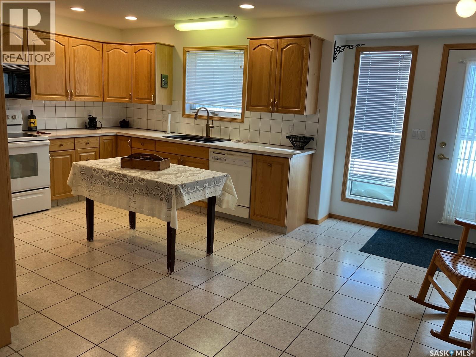 324 5th Street N, Nipawin, Saskatchewan  S0E 1E0 - Photo 16 - SK020001