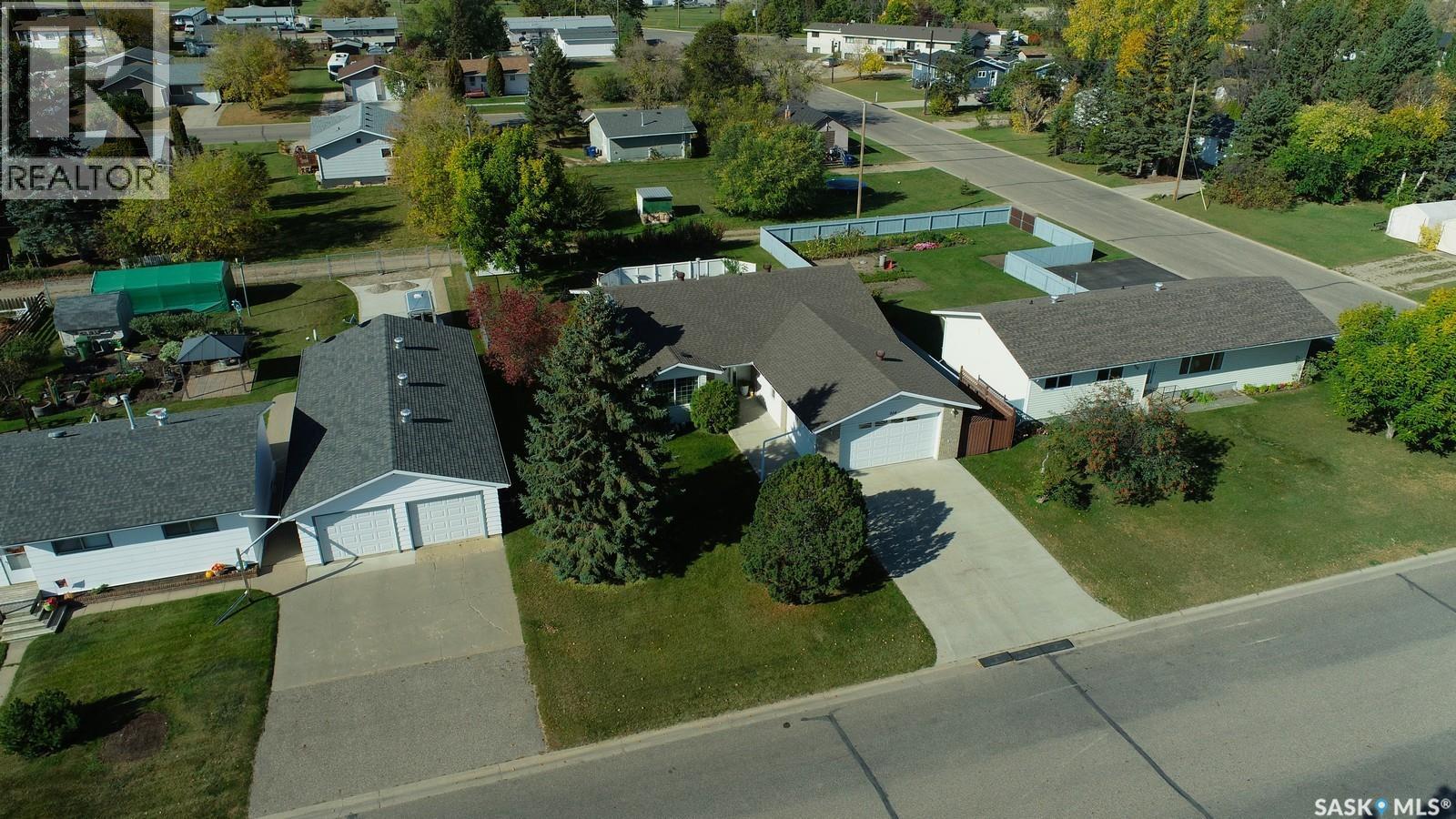 324 5th Street N, Nipawin, Saskatchewan  S0E 1E0 - Photo 2 - SK020001