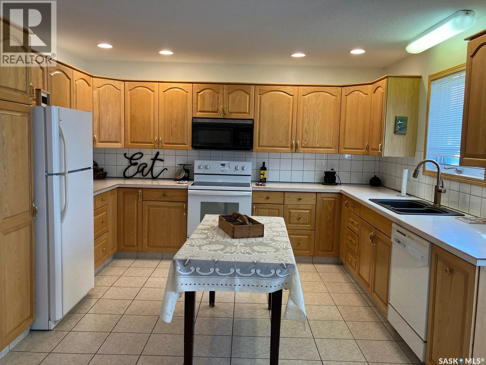 324 5th Street N, Nipawin, Saskatchewan  S0E 1E0 - Photo 15 - SK020001