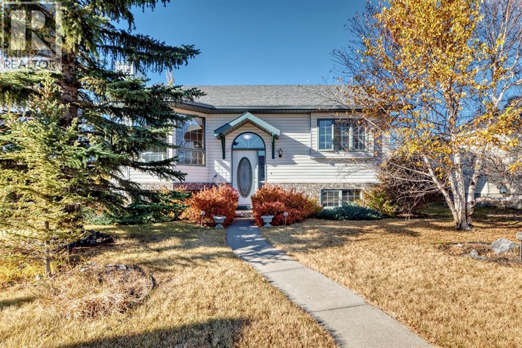 152 Quigley Drive, Cochrane, Alberta  T4C 1R2 - Photo 1 - A2264522