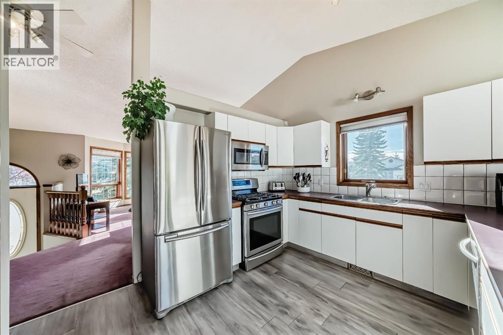 152 Quigley Drive, Cochrane, Alberta  T4C 1R2 - Photo 9 - A2264522