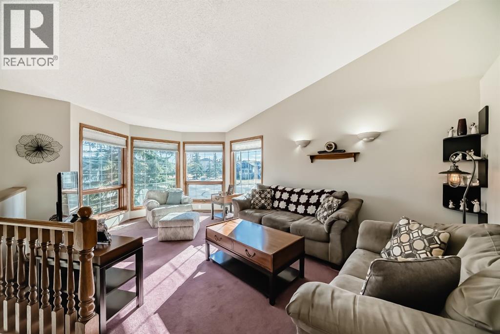 152 Quigley Drive, Cochrane, Alberta  T4C 1R2 - Photo 5 - A2264522