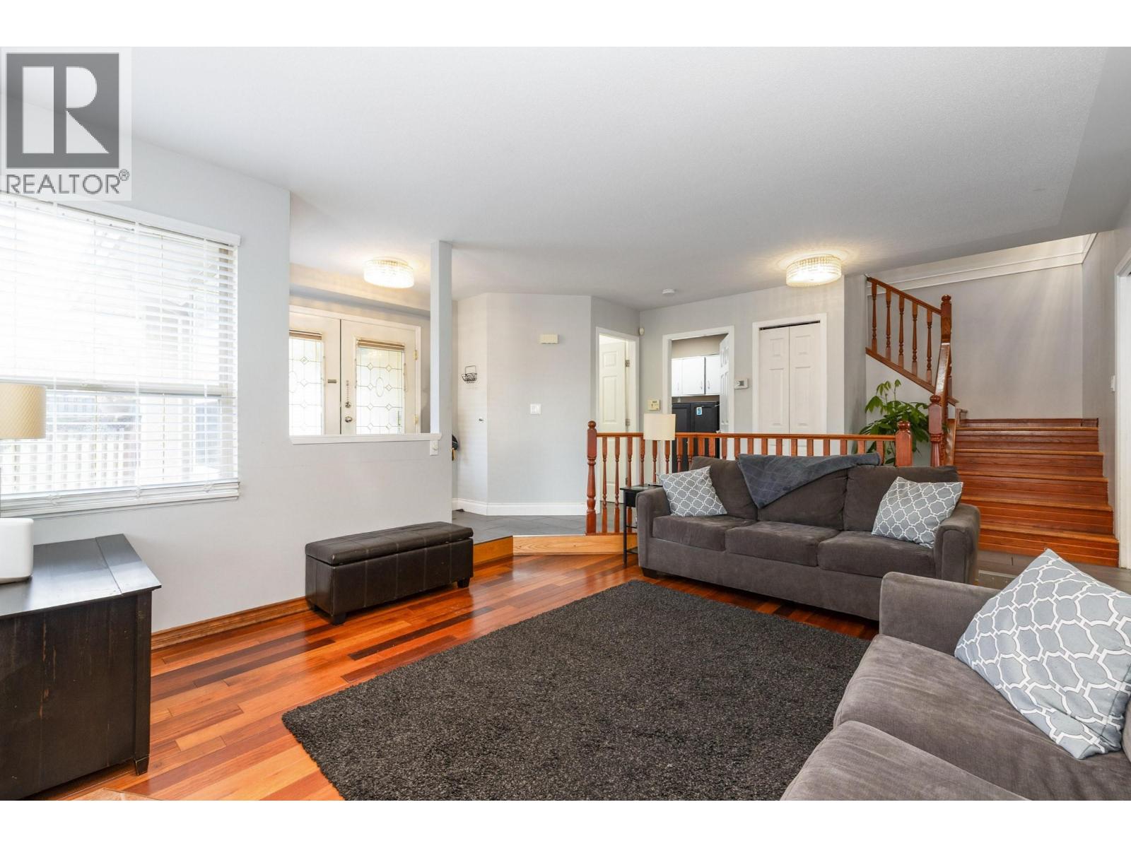 1020 Stewart Avenue, Coquitlam, British Columbia  V3K 2N6 - Photo 5 - R3059197