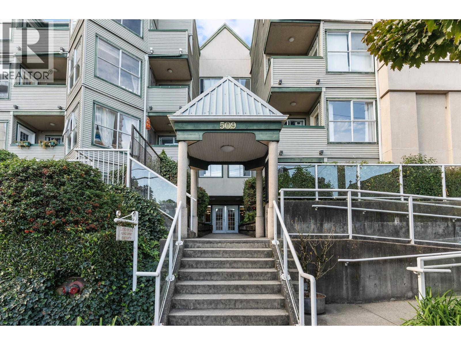 302 509 Carnarvon Street, New Westminster, British Columbia  V3S 9Y3 - Photo 2 - R3059488