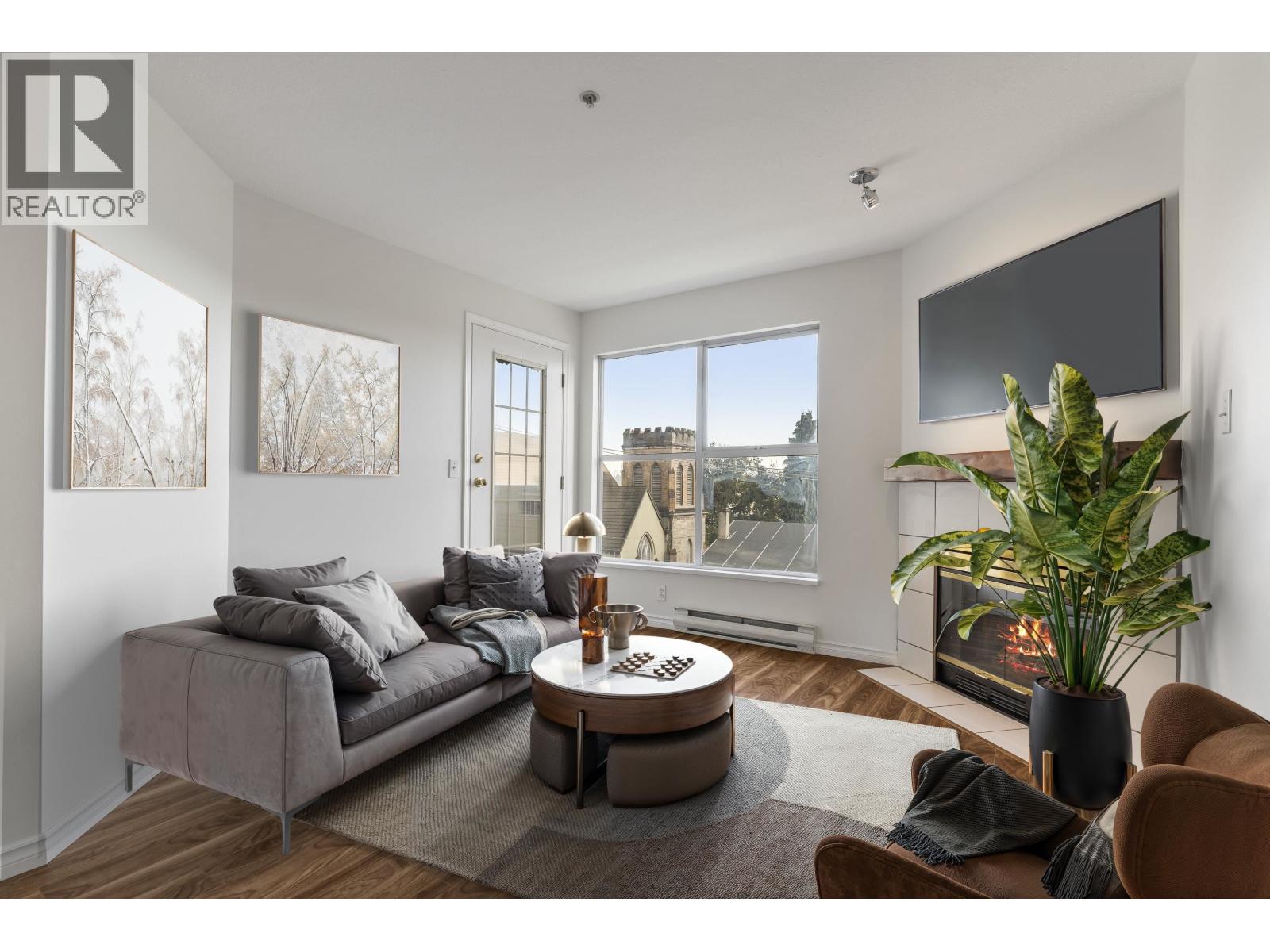 302 509 Carnarvon Street, New Westminster, British Columbia  V3S 9Y3 - Photo 3 - R3059488