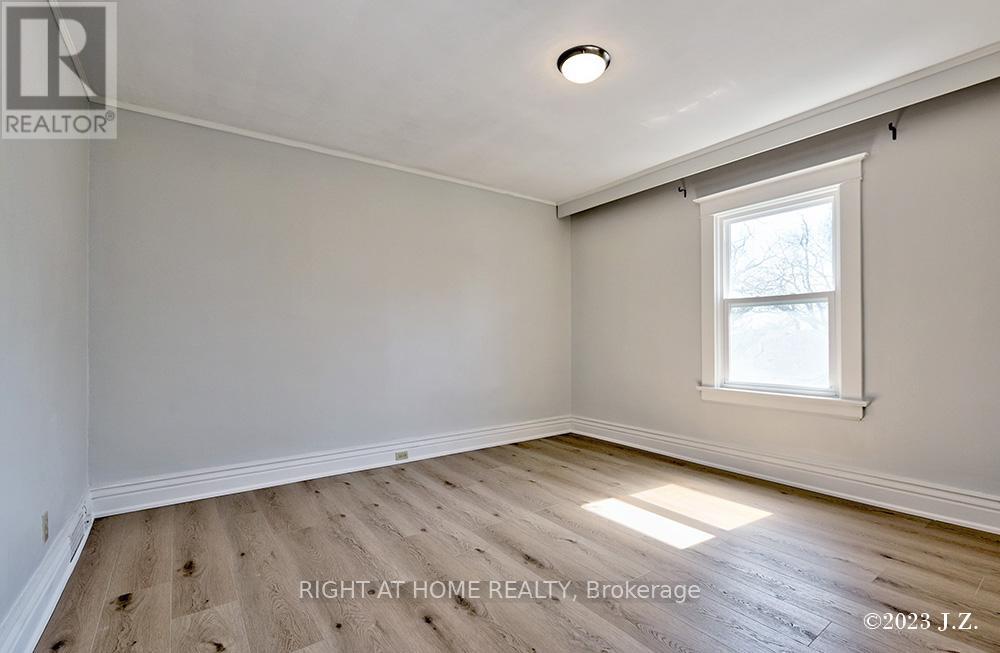 37 Kingswood Road, Toronto, Ontario  M4E 3N4 - Photo 10 - E12469260