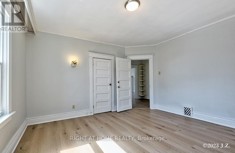 37 Kingswood Road, Toronto, Ontario  M4E 3N4 - Photo 11 - E12469260