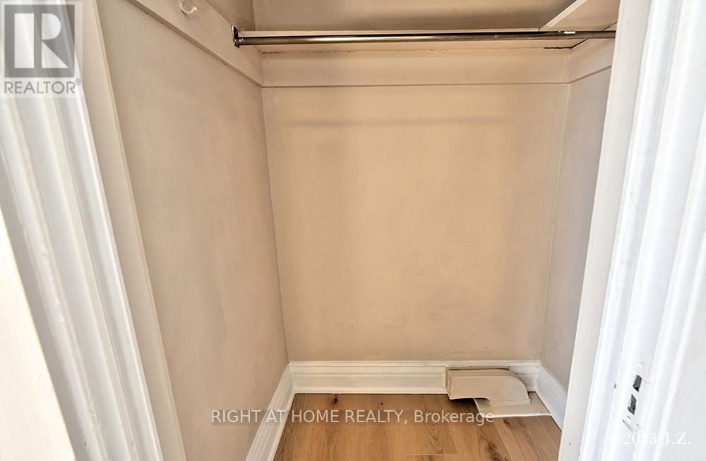 37 Kingswood Road, Toronto, Ontario  M4E 3N4 - Photo 12 - E12469260