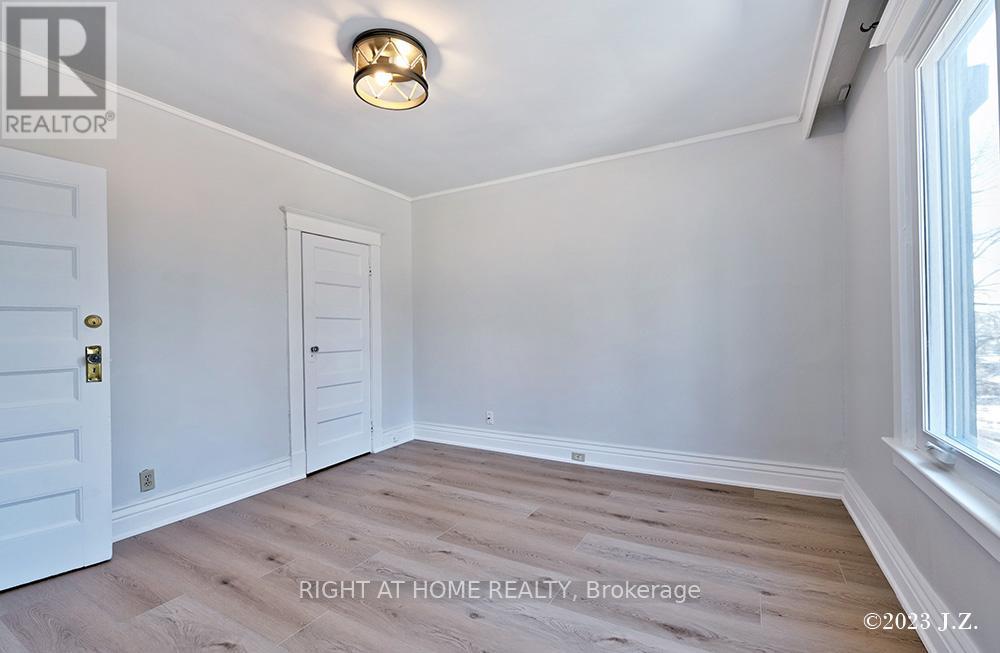 37 Kingswood Road, Toronto, Ontario  M4E 3N4 - Photo 14 - E12469260