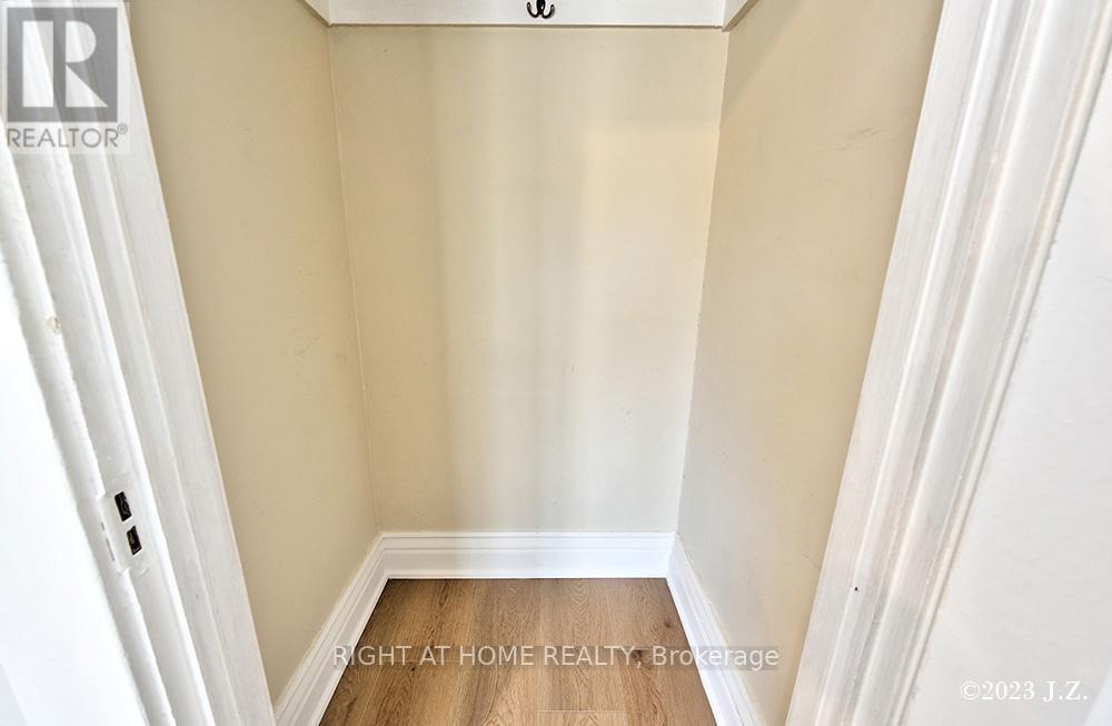 37 Kingswood Road, Toronto, Ontario  M4E 3N4 - Photo 15 - E12469260