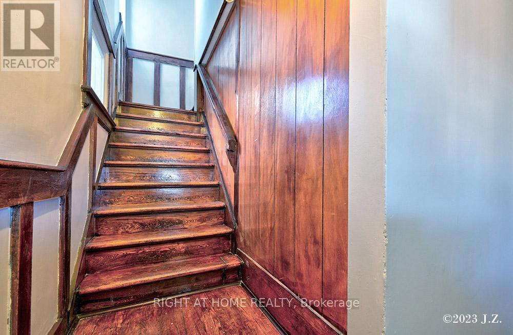 37 Kingswood Road, Toronto, Ontario  M4E 3N4 - Photo 3 - E12469260