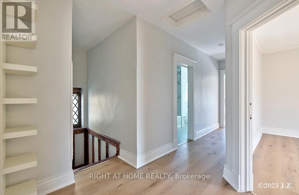 37 Kingswood Road, Toronto, Ontario  M4E 3N4 - Photo 4 - E12469260