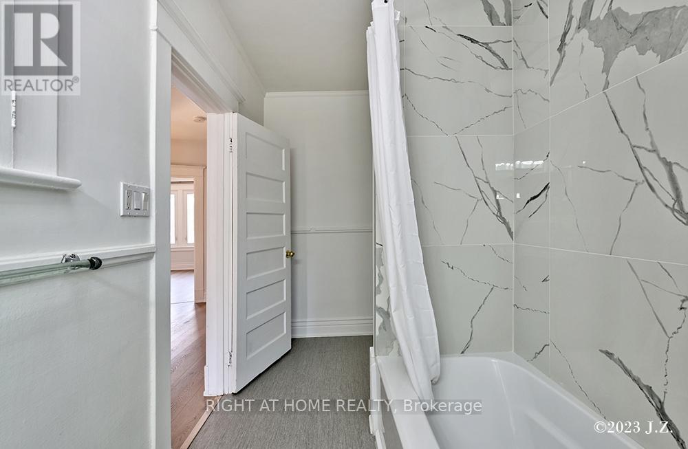 37 Kingswood Road, Toronto, Ontario  M4E 3N4 - Photo 5 - E12469260