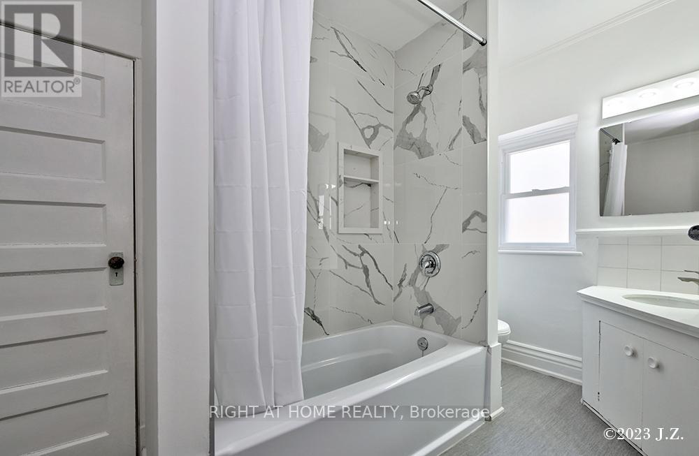 37 Kingswood Road, Toronto, Ontario  M4E 3N4 - Photo 6 - E12469260
