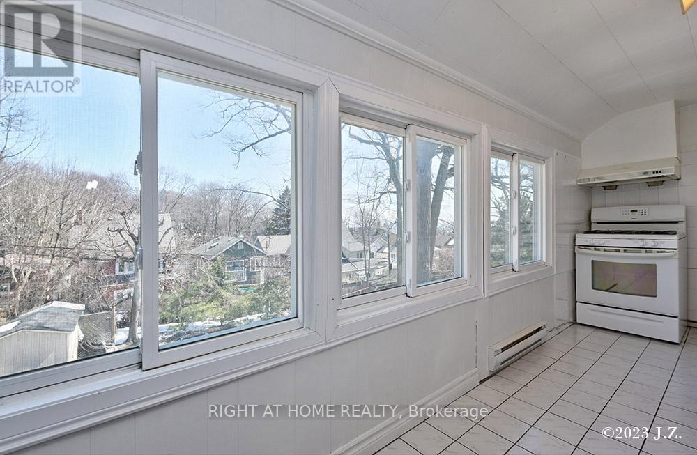 37 Kingswood Road, Toronto, Ontario  M4E 3N4 - Photo 8 - E12469260