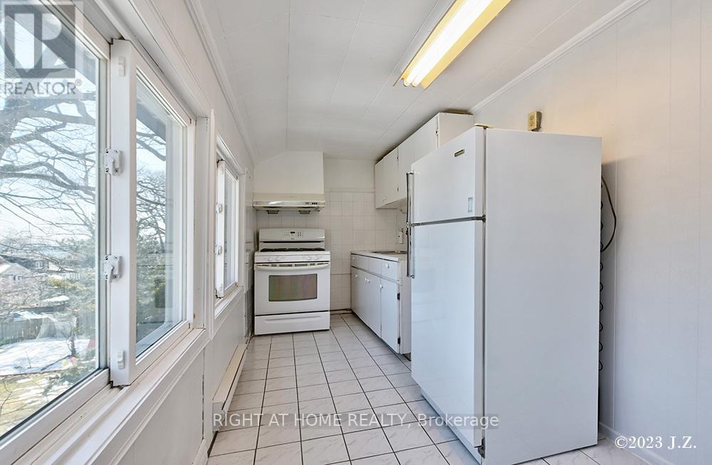 37 Kingswood Road, Toronto, Ontario  M4E 3N4 - Photo 9 - E12469260