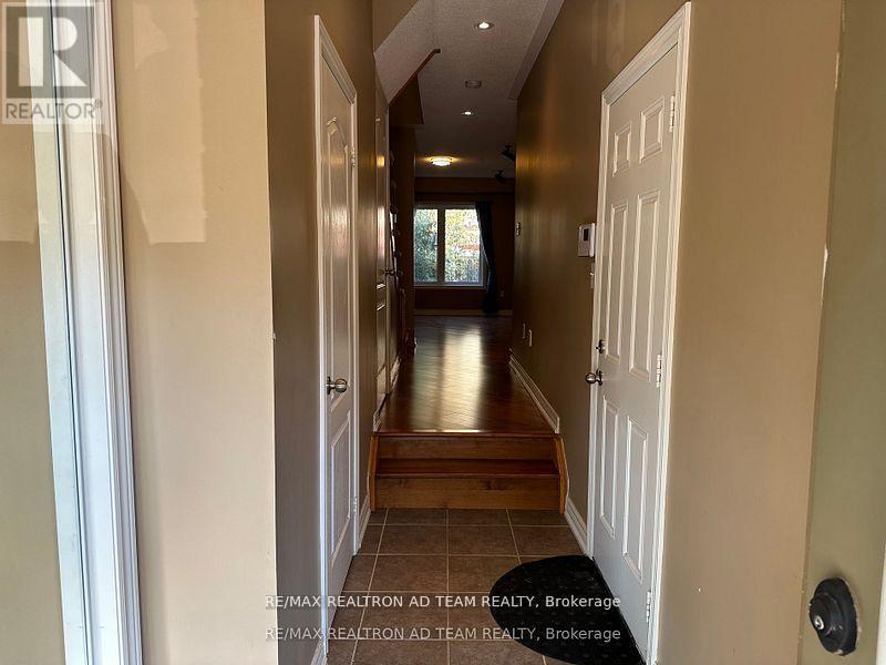 15 Latitude Lane, Whitchurch-Stouffville, Ontario  L4A 0T1 - Photo 2 - N12469253