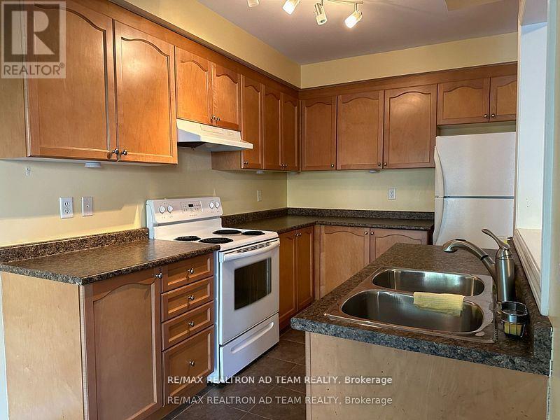 15 Latitude Lane, Whitchurch-Stouffville, Ontario  L4A 0T1 - Photo 5 - N12469253