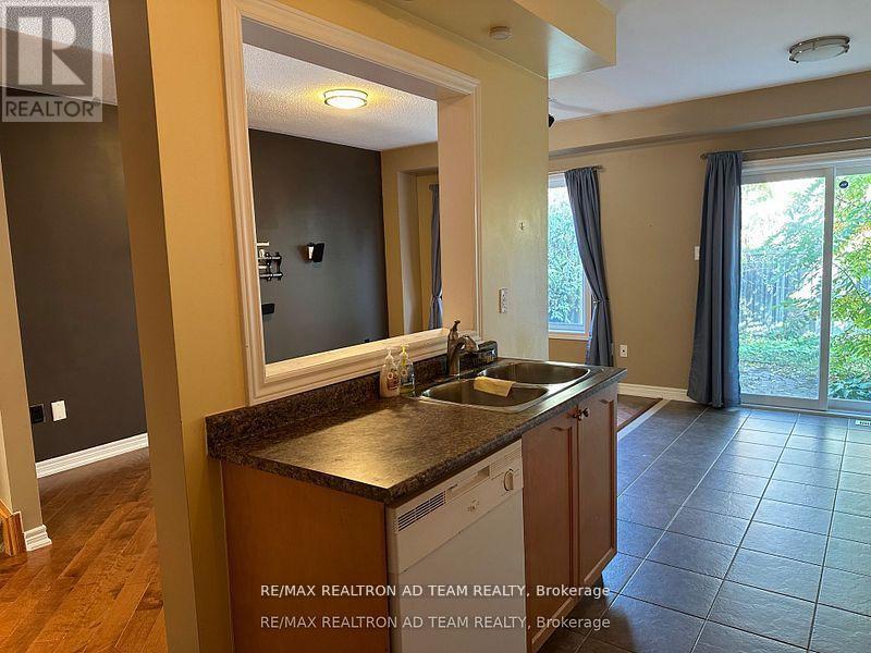 15 Latitude Lane, Whitchurch-Stouffville, Ontario  L4A 0T1 - Photo 6 - N12469253
