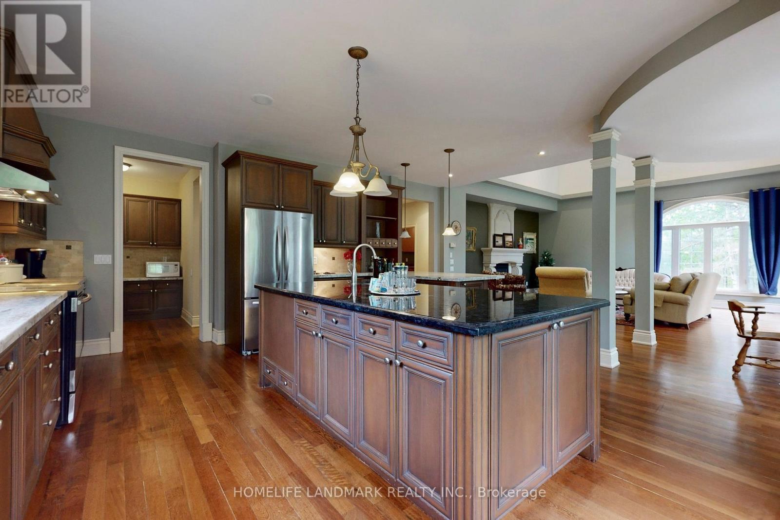 19 Wolf Run Court, Whitchurch-Stouffville, Ontario  L4A 2L4 - Photo 17 - N12469267