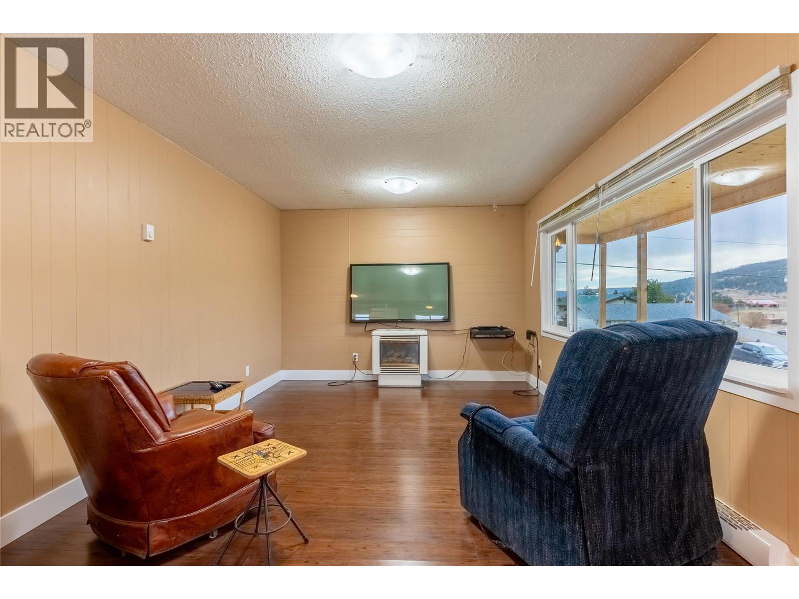 1722 Frontage Road, Clinton, British Columbia  V0K 1K0 - Photo 5 - 10365837