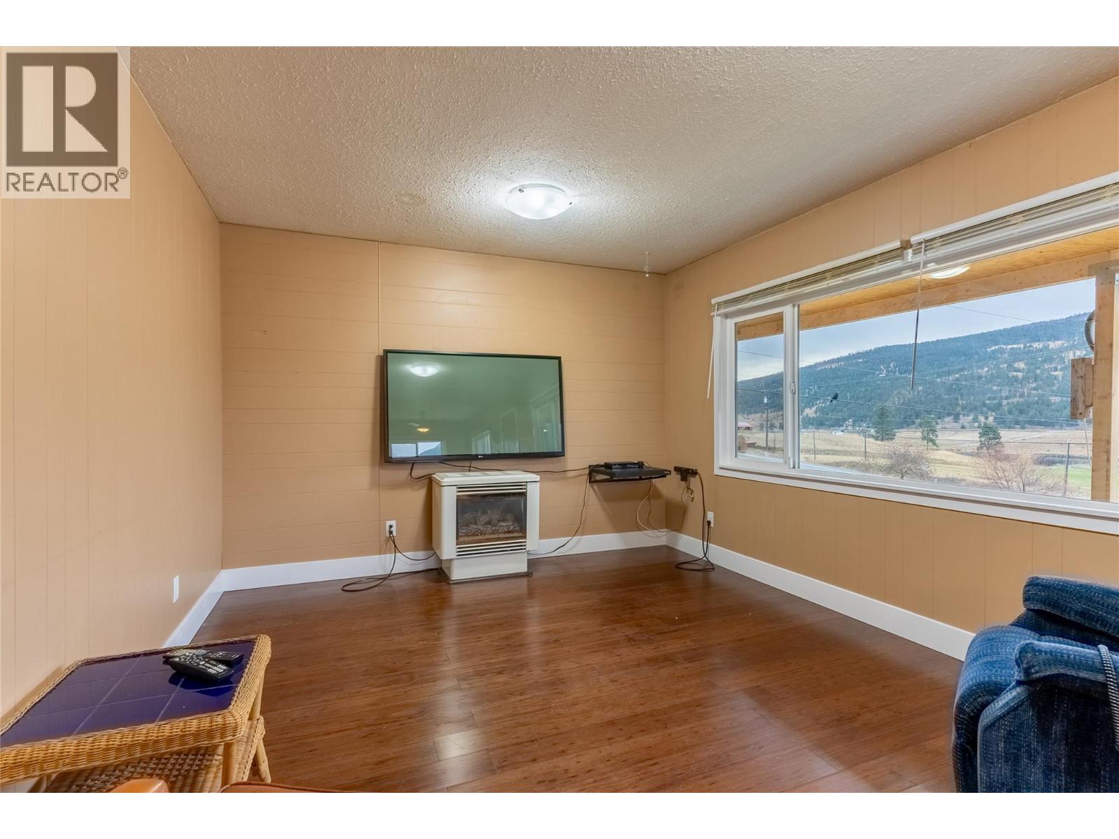1722 Frontage Road, Clinton, British Columbia  V0K 1K0 - Photo 6 - 10365837