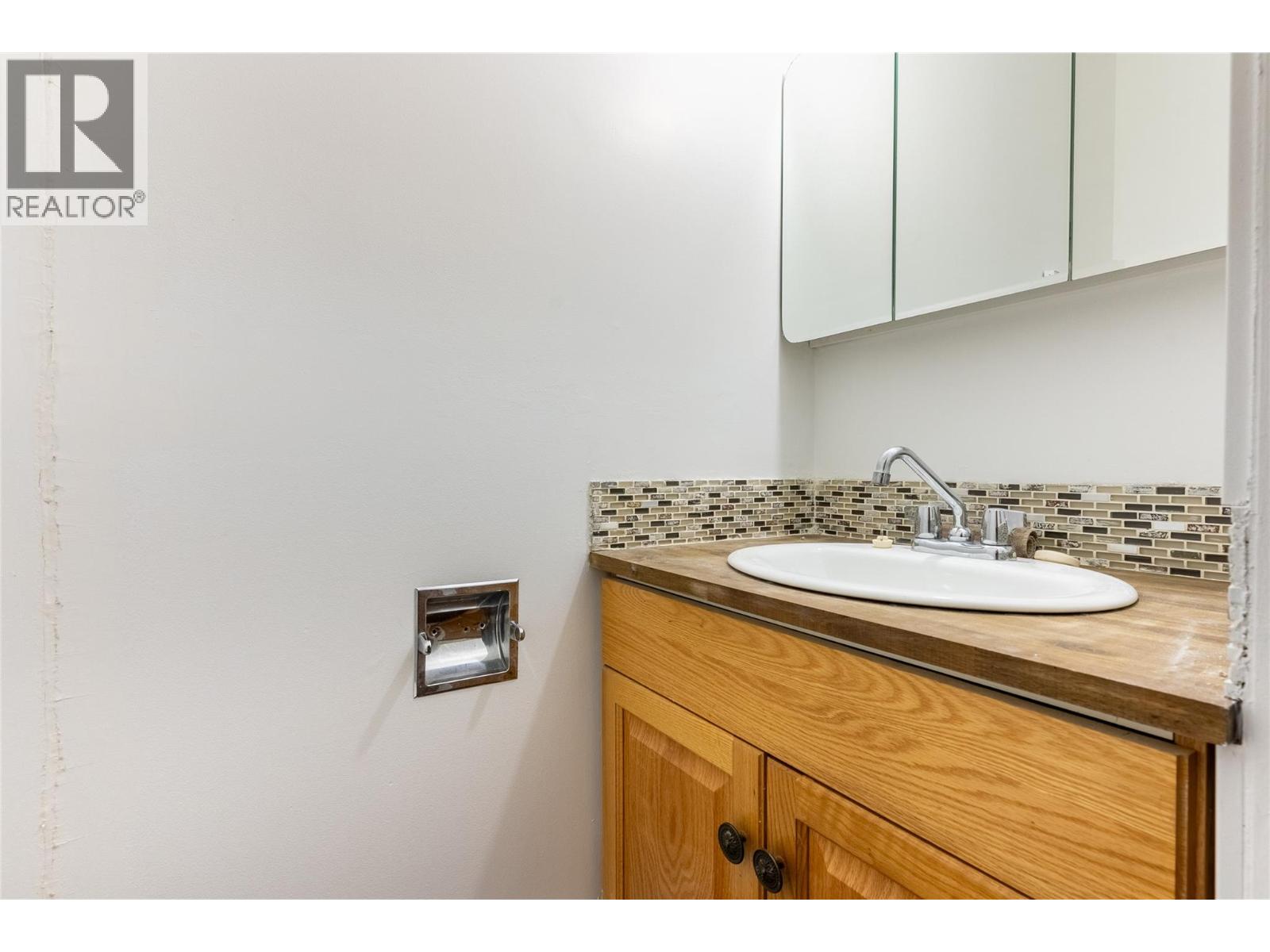 1722 Frontage Road, Clinton, British Columbia  V0K 1K0 - Photo 13 - 10365837