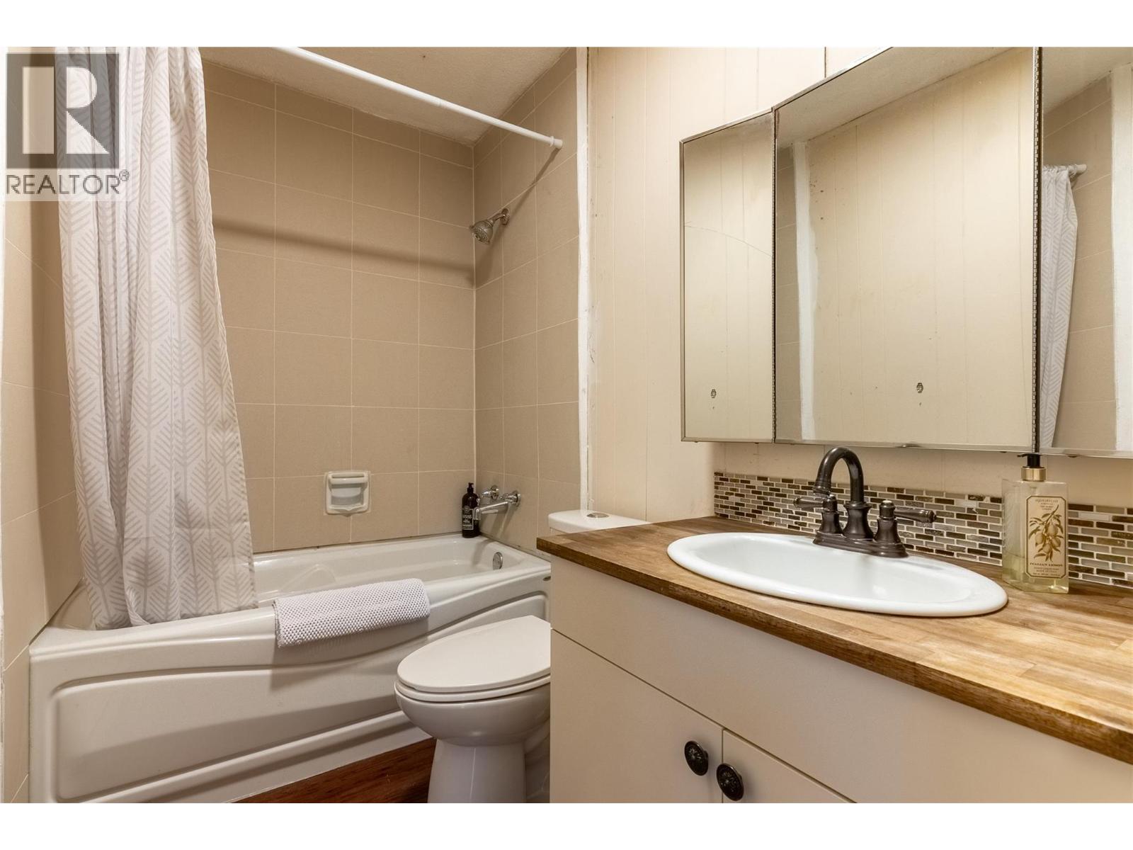 1722 Frontage Road, Clinton, British Columbia  V0K 1K0 - Photo 11 - 10365837