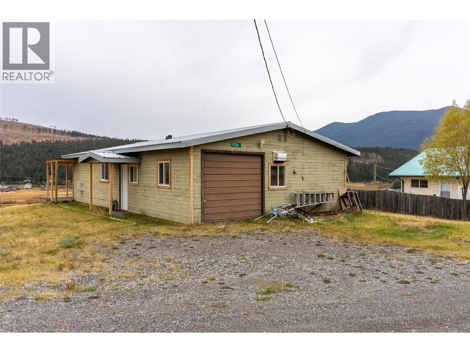 1722 Frontage Road, Clinton, British Columbia  V0K 1K0 - Photo 17 - 10365837
