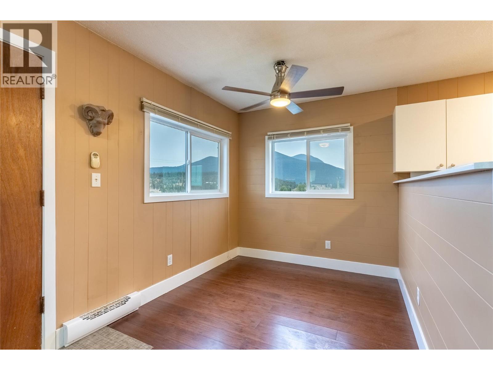 1722 Frontage Road, Clinton, British Columbia  V0K 1K0 - Photo 3 - 10365837