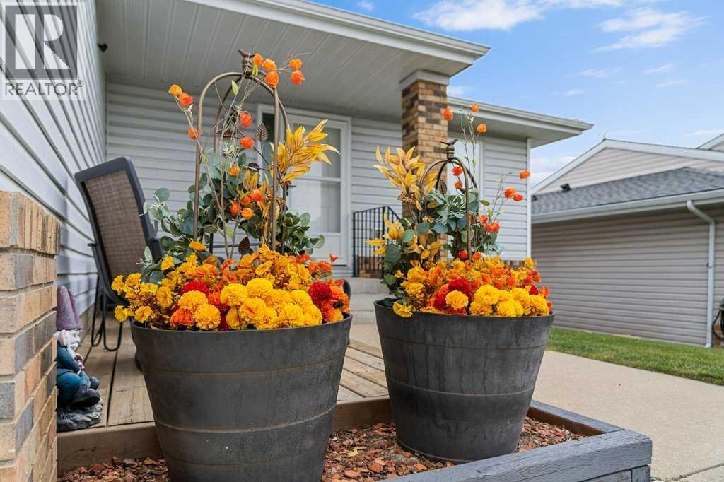 83 Macewan Park Heights Nw, Calgary, Alberta  T3K 3W6 - Photo 6 - A2255899