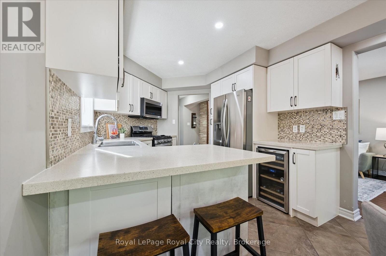 69 Laughland Lane, Guelph, Ontario  N1L 0C6 - Photo 15 - X12469303