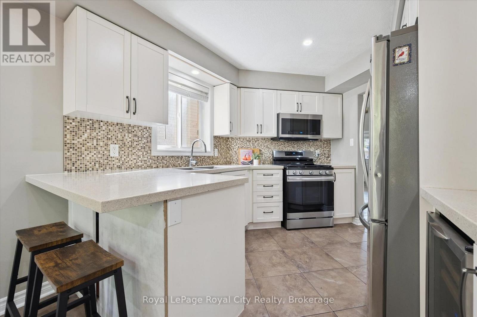 69 Laughland Lane, Guelph, Ontario  N1L 0C6 - Photo 16 - X12469303