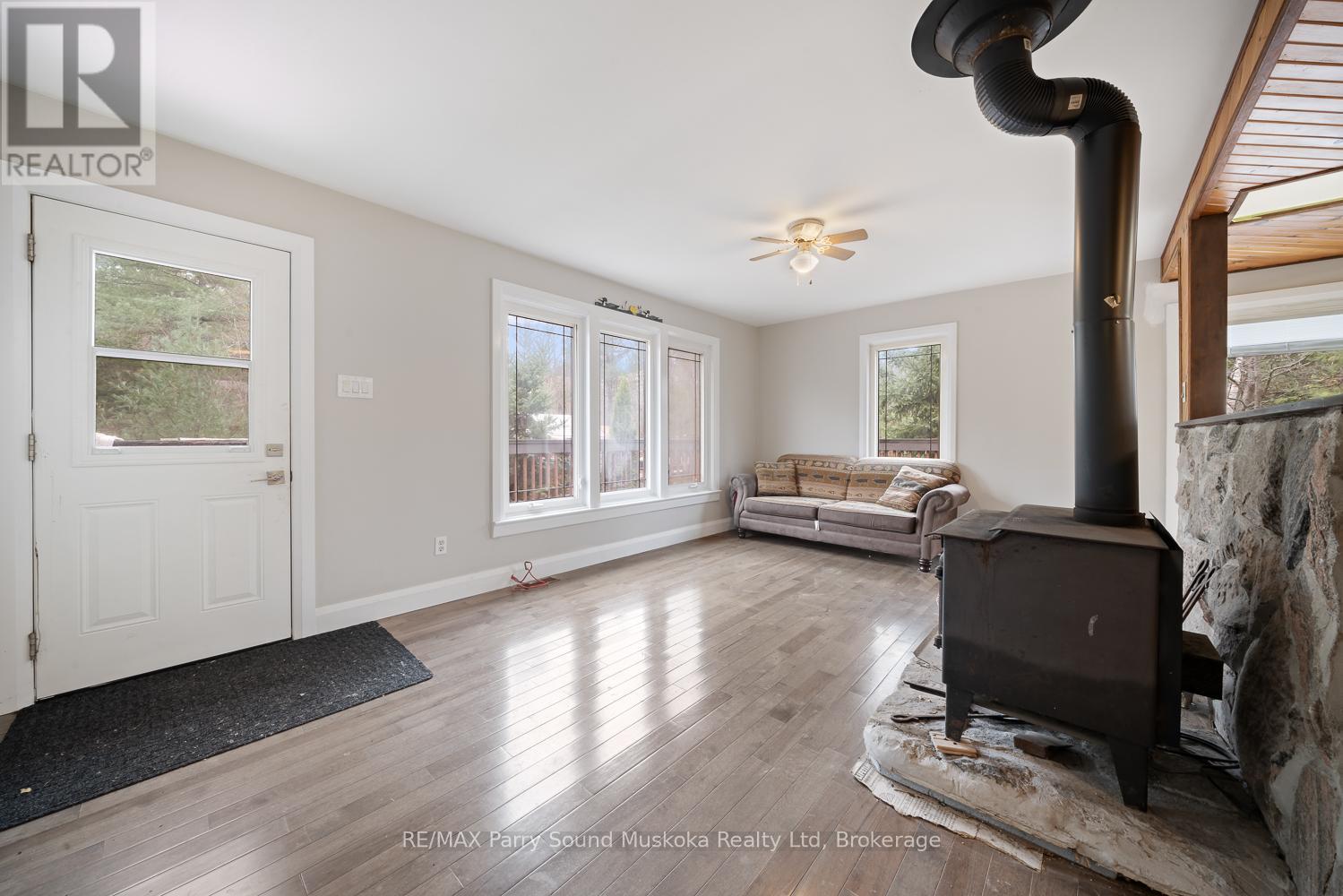 591 Skerryvore Community Road, The Archipelago, Ontario  P0G 1G0 - Photo 14 - X12469332