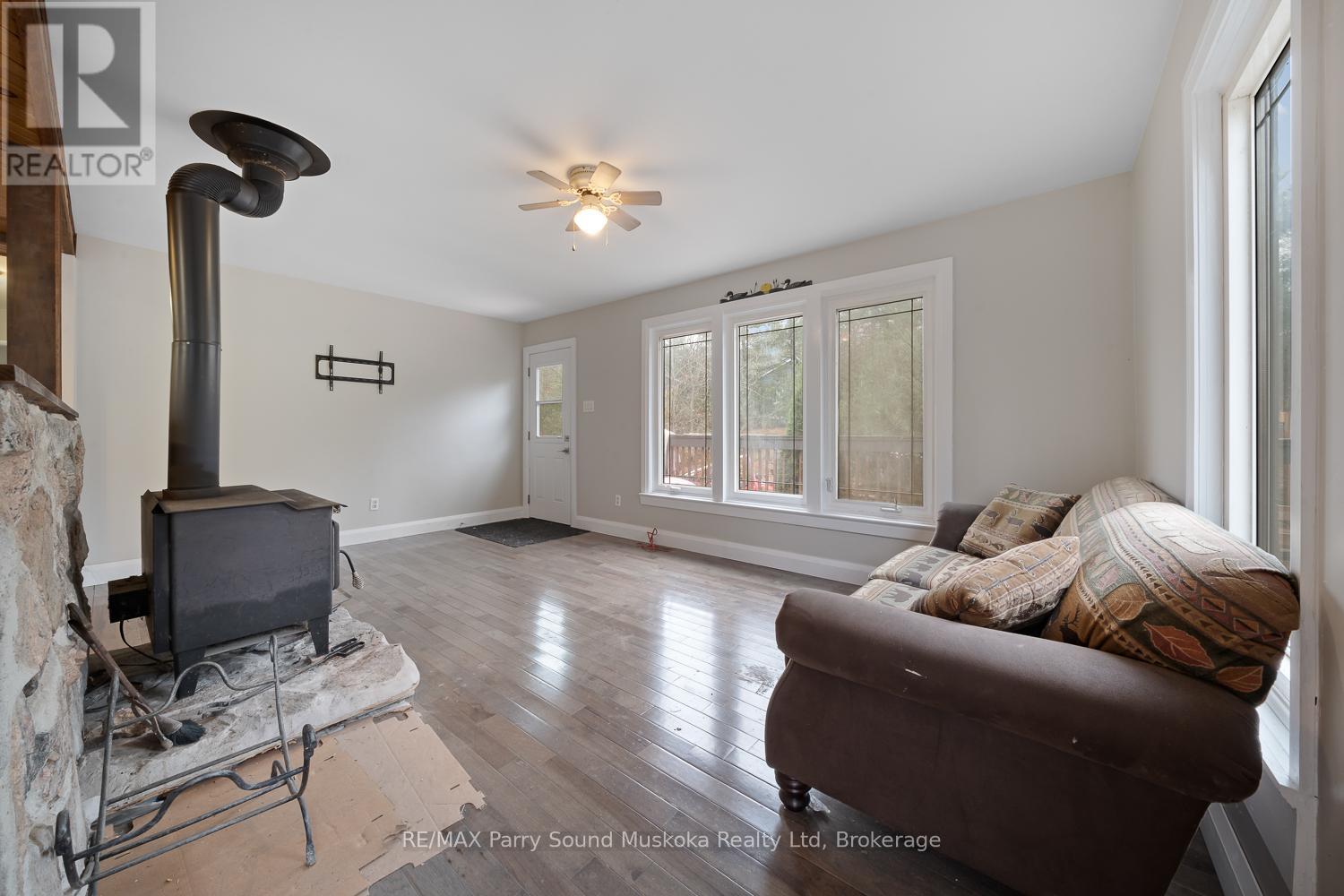591 Skerryvore Community Road, The Archipelago, Ontario  P0G 1G0 - Photo 15 - X12469332