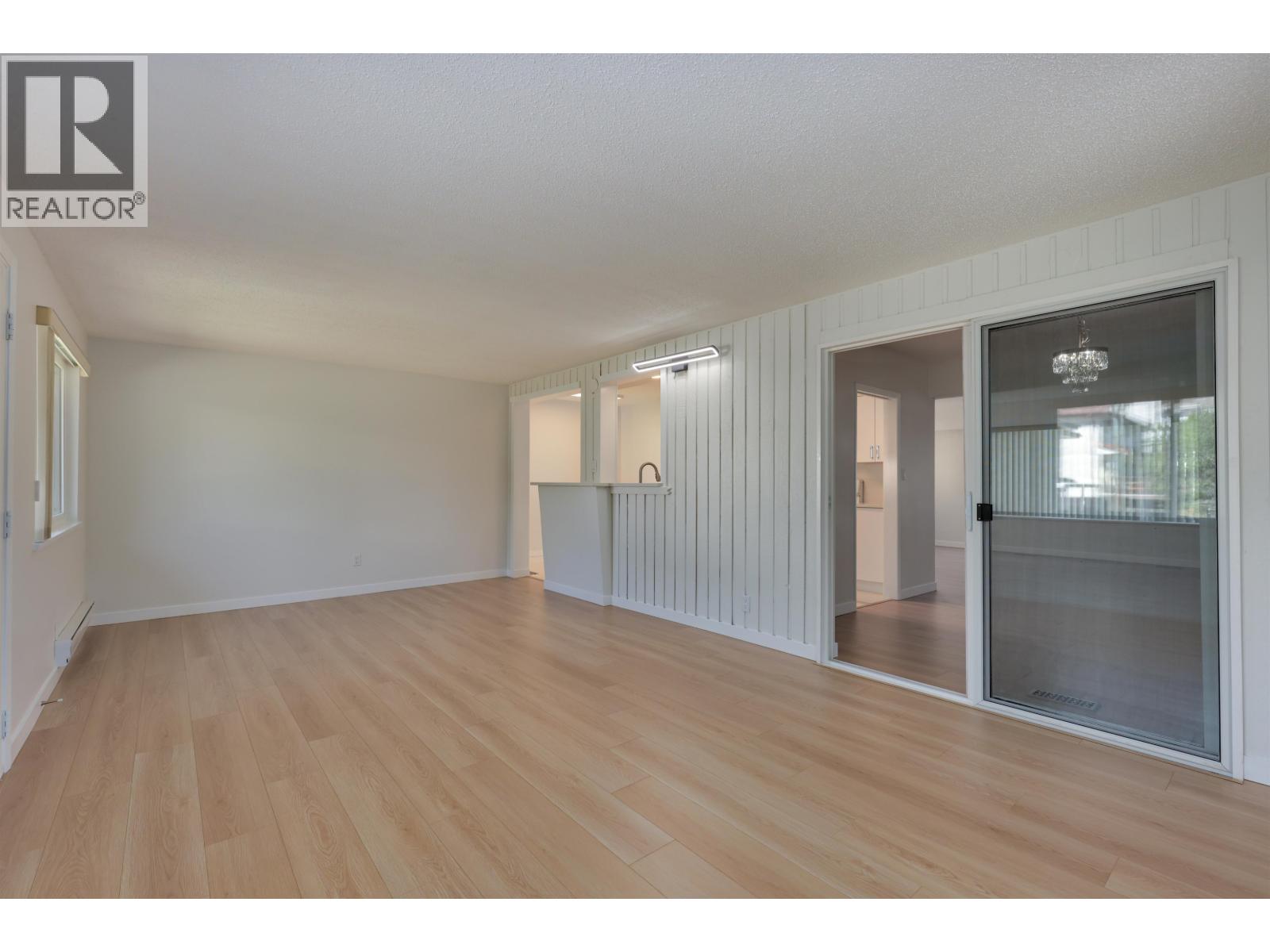 860 Howard Avenue, Burnaby, British Columbia  V5B 3R6 - Photo 14 - R3059621