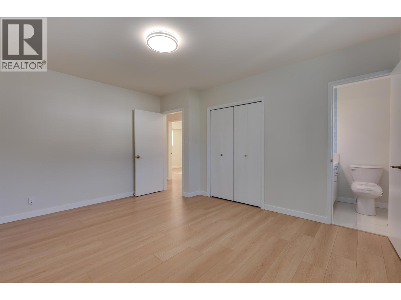860 Howard Avenue, Burnaby, British Columbia  V5B 3R6 - Photo 17 - R3059621