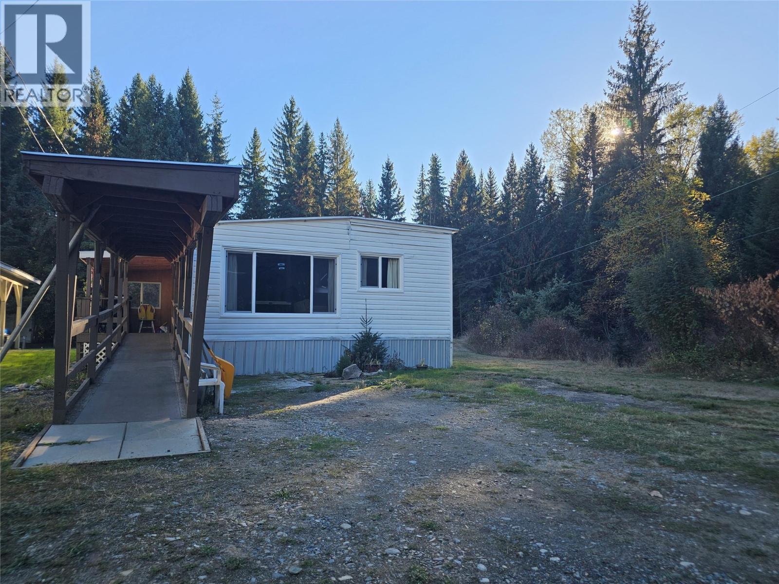 916 Airport Road Unit# 27, Salmo, British Columbia  V0G 1Z0 - Photo 1 - 10366134