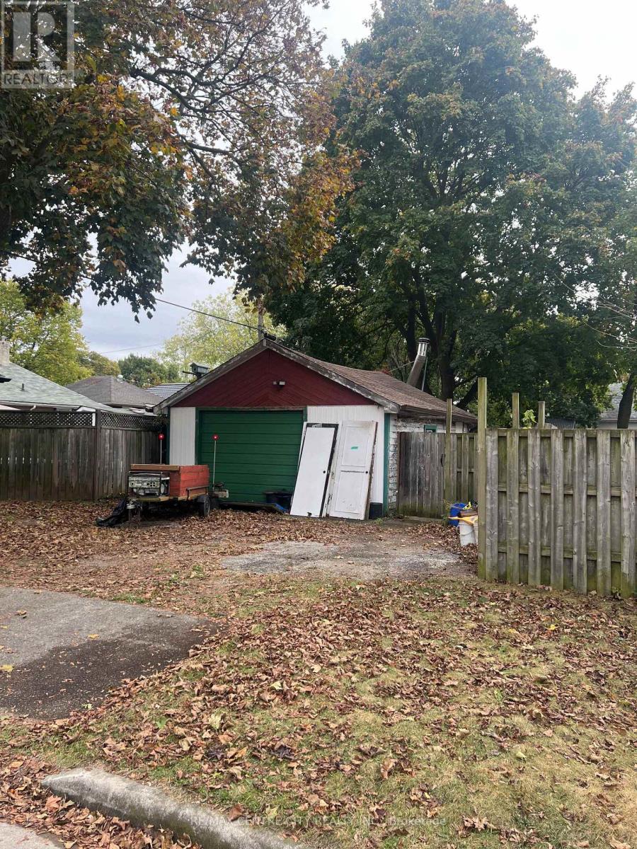 118 Delaware Street, London East, Ontario  N5Z 2N5 - Photo 2 - X12469323