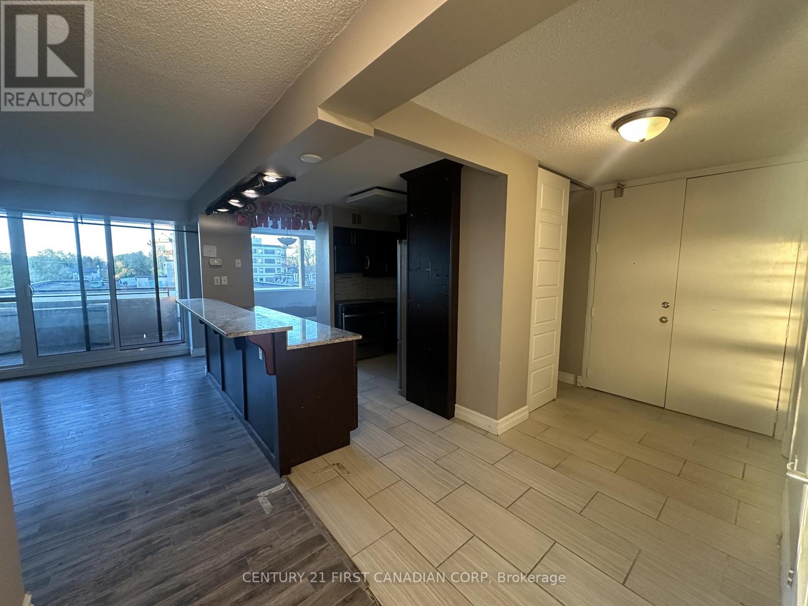 506 - 389 Dundas Street, London East, Ontario  N6B 3L5 - Photo 12 - X12469327