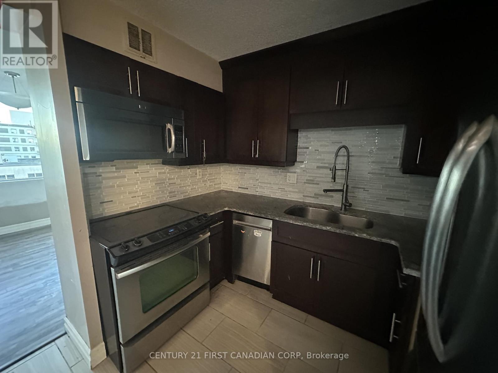 506 - 389 Dundas Street, London East, Ontario  N6B 3L5 - Photo 19 - X12469327