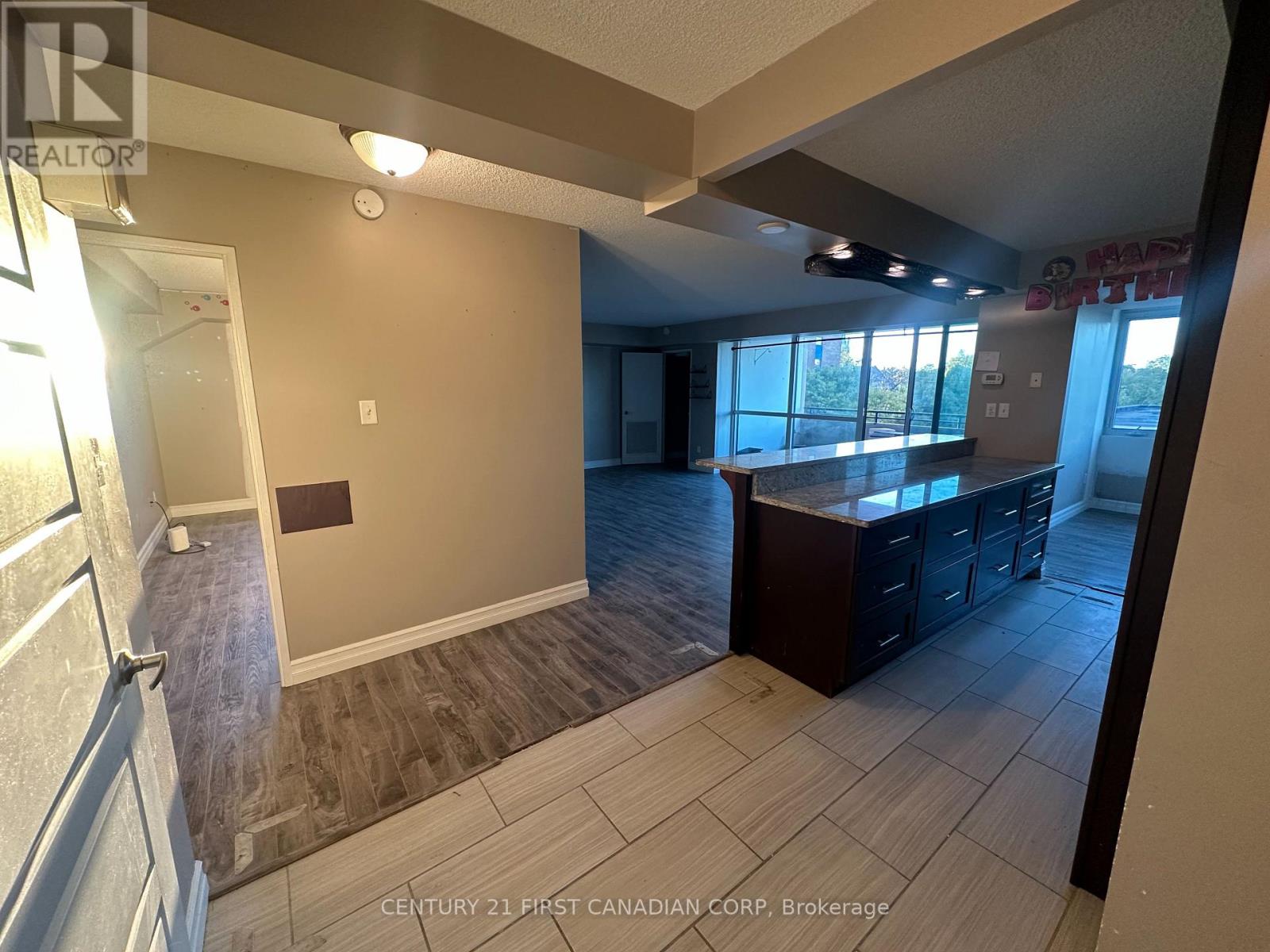 506 - 389 Dundas Street, London East, Ontario  N6B 3L5 - Photo 3 - X12469327