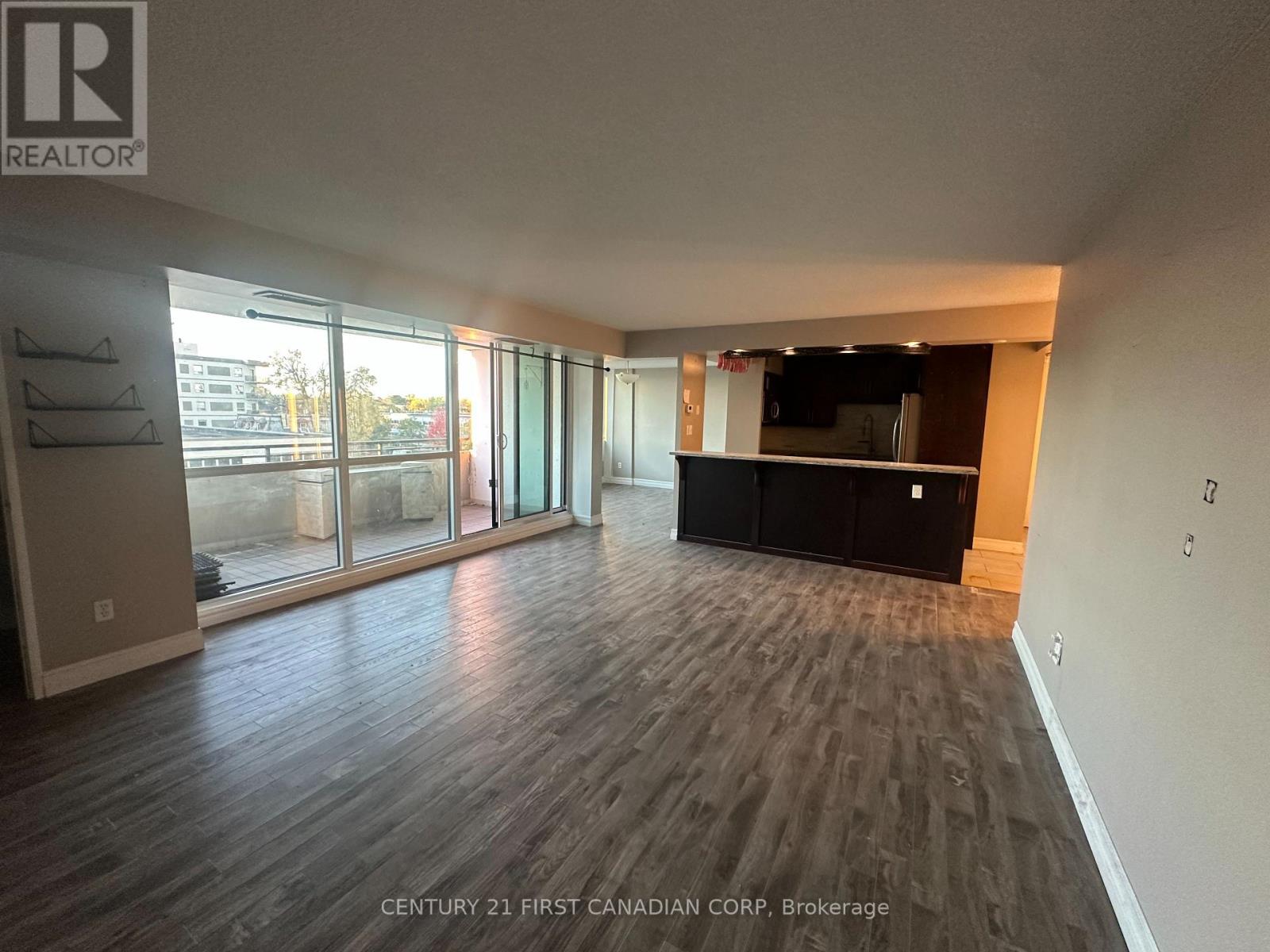 506 - 389 Dundas Street, London East, Ontario  N6B 3L5 - Photo 4 - X12469327
