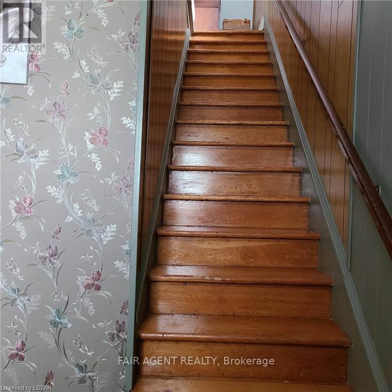 318 Nelson Street, Chatham-Kent, Ontario  N8A 4G6 - Photo 15 - X12469371
