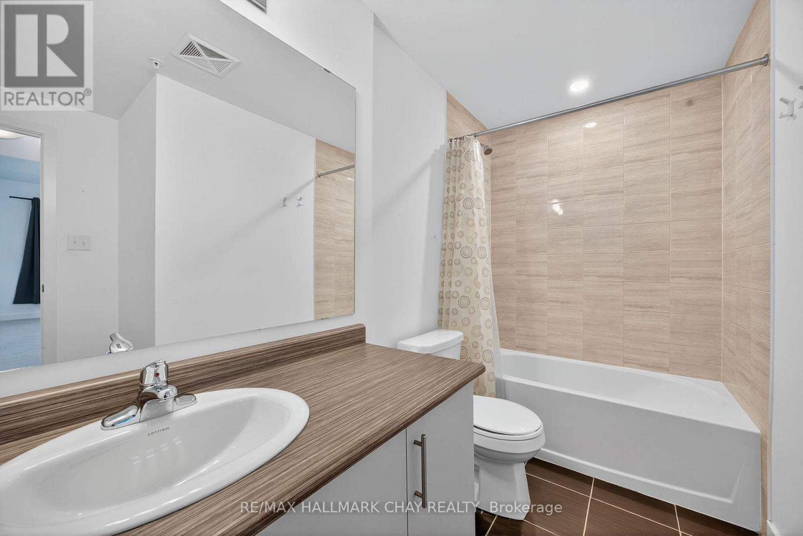 104 - 6 Spice Way, Barrie, Ontario  L9J 0J9 - Photo 13 - S12469214