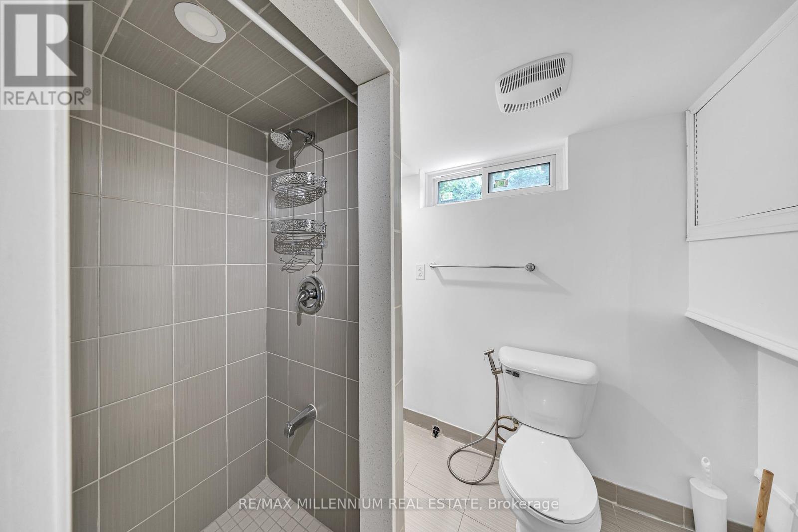 962 Midland Avenue, Toronto, Ontario  M1K 4G3 - Photo 26 - E12355154