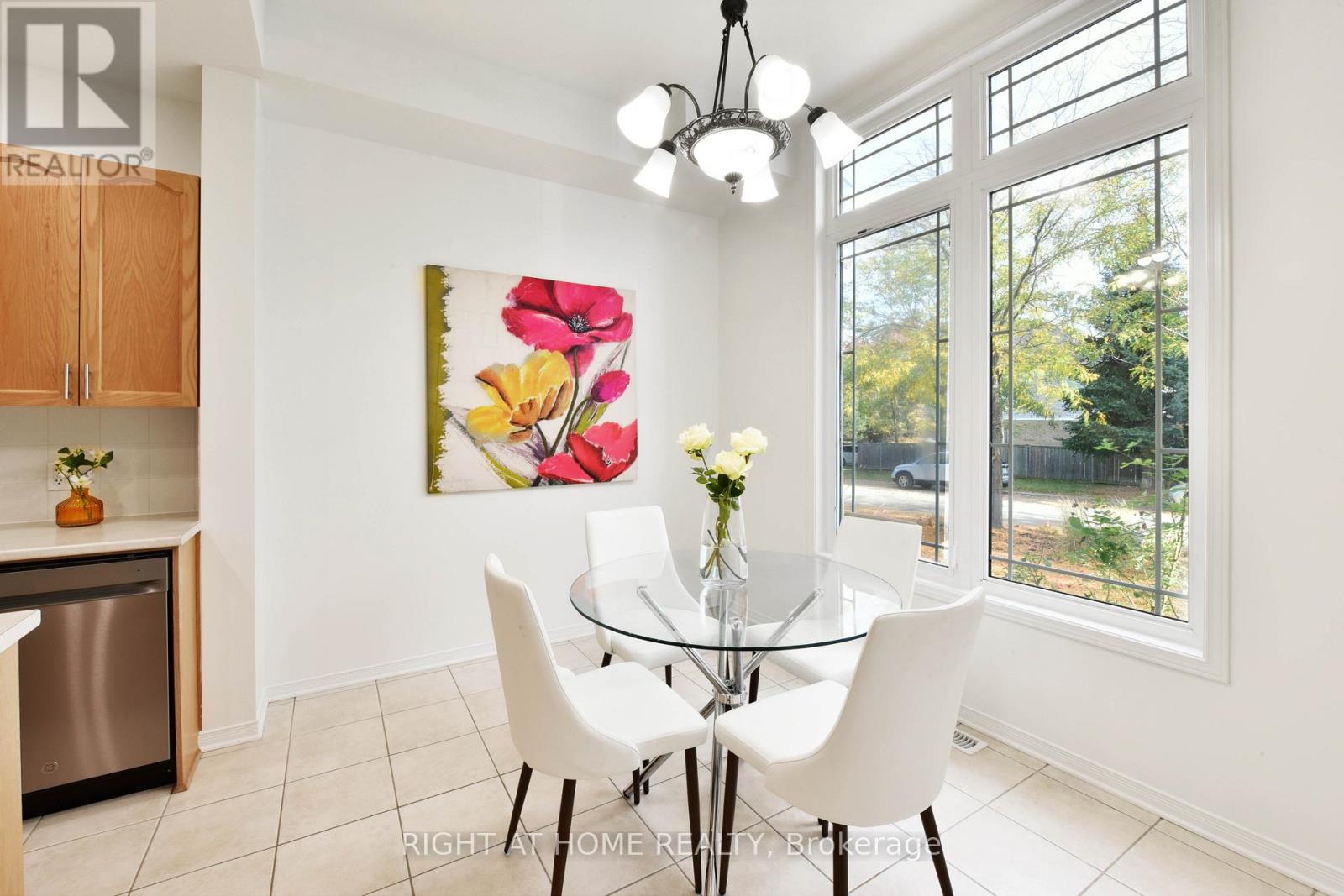 321 Breckenridge Crescent, Ottawa, Ontario  K2W 1J3 - Photo 10 - X12469286