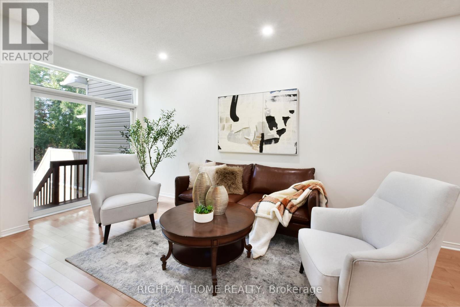 321 Breckenridge Crescent, Ottawa, Ontario  K2W 1J3 - Photo 17 - X12469286